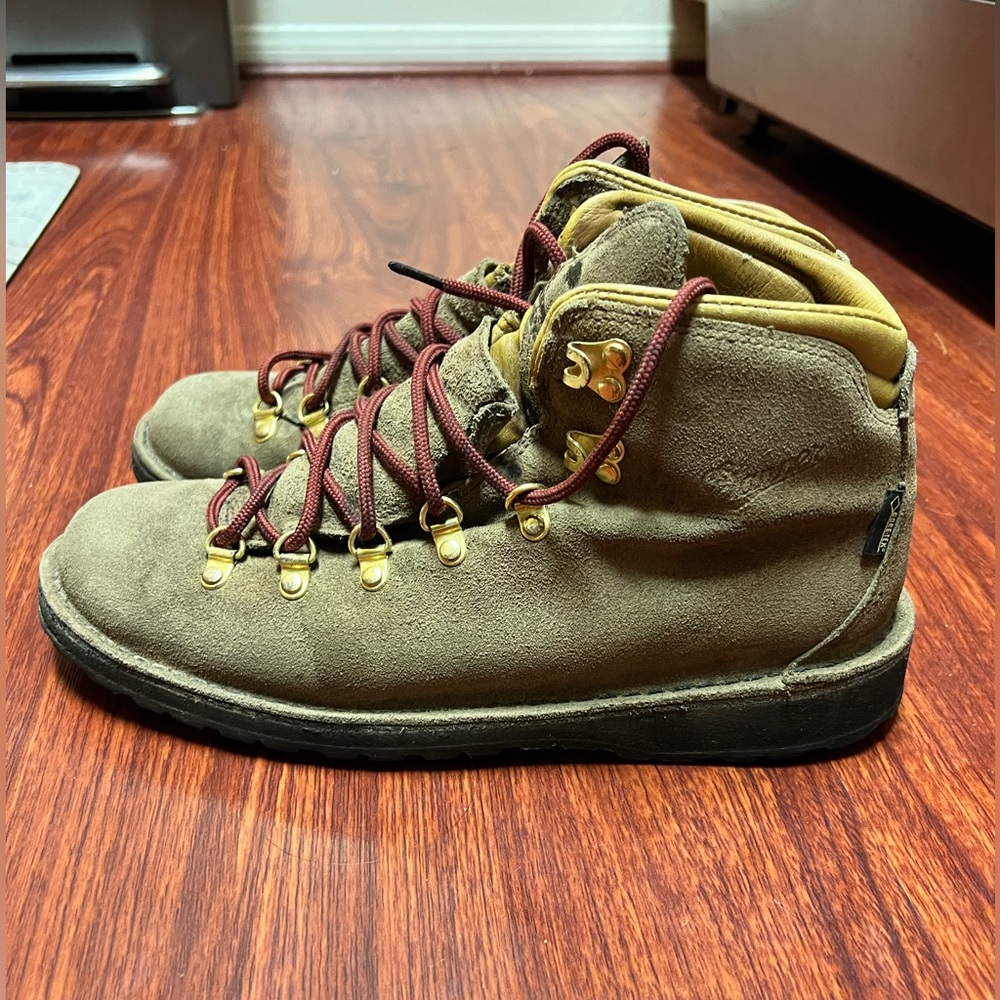 Danner - Women's Mountain Pass Hiking Boots - Major Brown